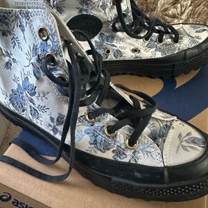 Asics Women's Floral High-Top Sneakers - Blue and Black